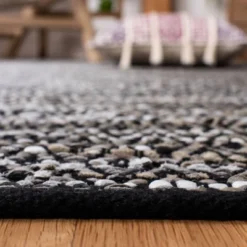 William Geometric Accent Rug - Safavieh