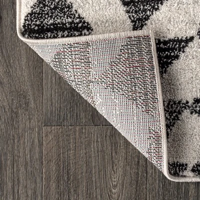 Aisha Moroccan Triangle Geometric Indoor Area Rug - JONATHAN Y 4 Aisha Moroccan Triangle Geometric Indoor Area Rug - JONATHAN Y - Image 2