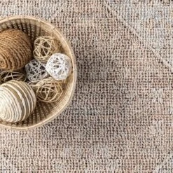 NuLOOM Rosia Traditional Persian Tasseled Area Rug -Adesso Store GUEST 2091c947 c5f5 4b36 a027 8774b3bb3600