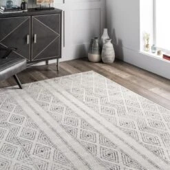 NuLOOM Sarina Diamonds Area Rug 17 NuLOOM Sarina Diamonds Area Rug -Adesso Store GUEST 220e1d35 2cf2 4f9b a53d 047abdd88c30