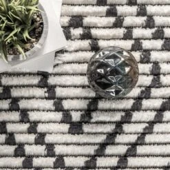 NuLOOM Tatiana Soft Shaggy Textured Modern Diamond Fringe Area Rug -Adesso Store GUEST 429508a4 0e35 43da 95c2 10c7d3a0e0aa