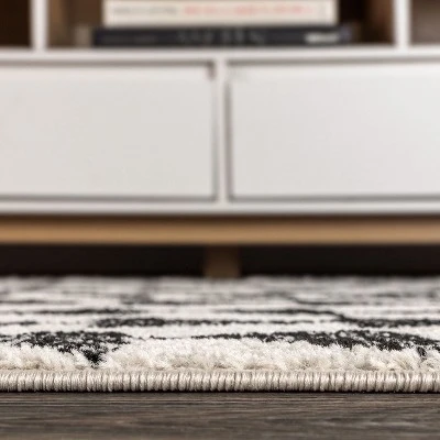 Aisha Moroccan Triangle Geometric Indoor Area Rug - JONATHAN Y 6 Aisha Moroccan Triangle Geometric Indoor Area Rug - JONATHAN Y - Image 4