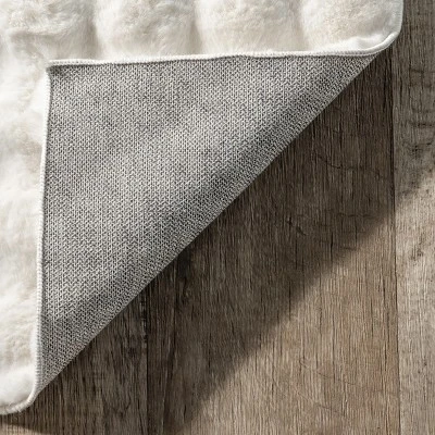 NuLOOM Jeni Solid Faux Rabbit Machine Washable Area Rug 8 NuLOOM Jeni Solid Faux Rabbit Machine Washable Area Rug - Image 6