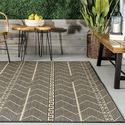 NuLOOM Ivonne Chevron Indoor/Outdoor Patio Area Rug 9 NuLOOM Ivonne Chevron Indoor/Outdoor Patio Area Rug - Image 7